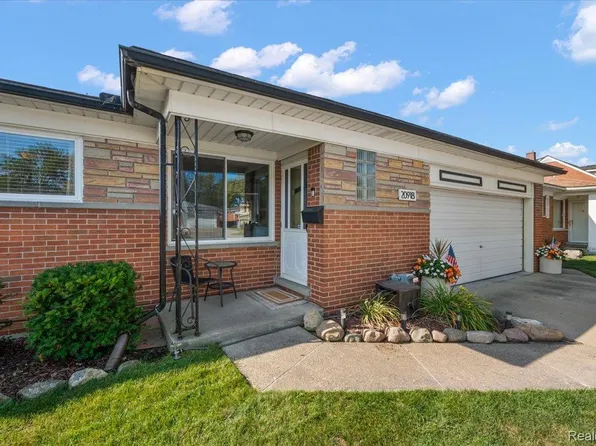 20918 Michael Ct, Saint Clair Shores, MI 48081