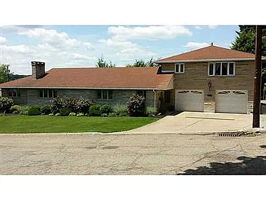 625 1st St photo 1