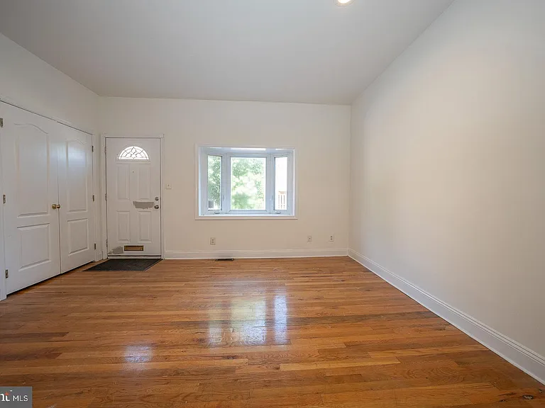 2822 Ogden St #A — Photo 5