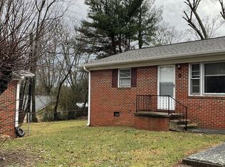 2 Sunset Dr, Weaverville, NC 28787