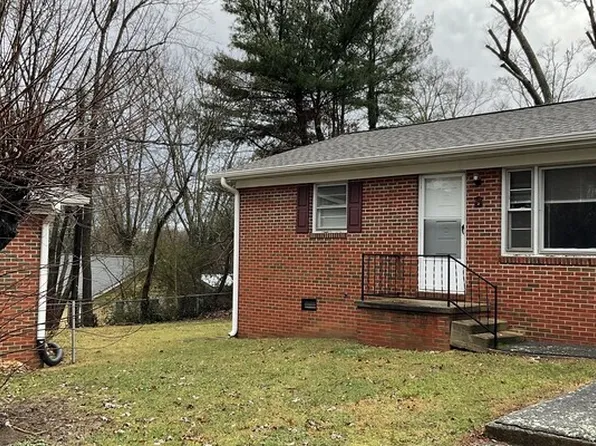 2 Sunset Dr, Asheville, NC 28804