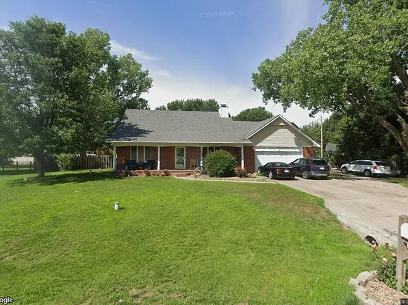 7205 Magnolia Way, Hutchinson, KS 67502