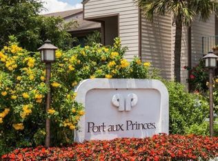 7031 N Holiday Dr, Galveston, TX 77550