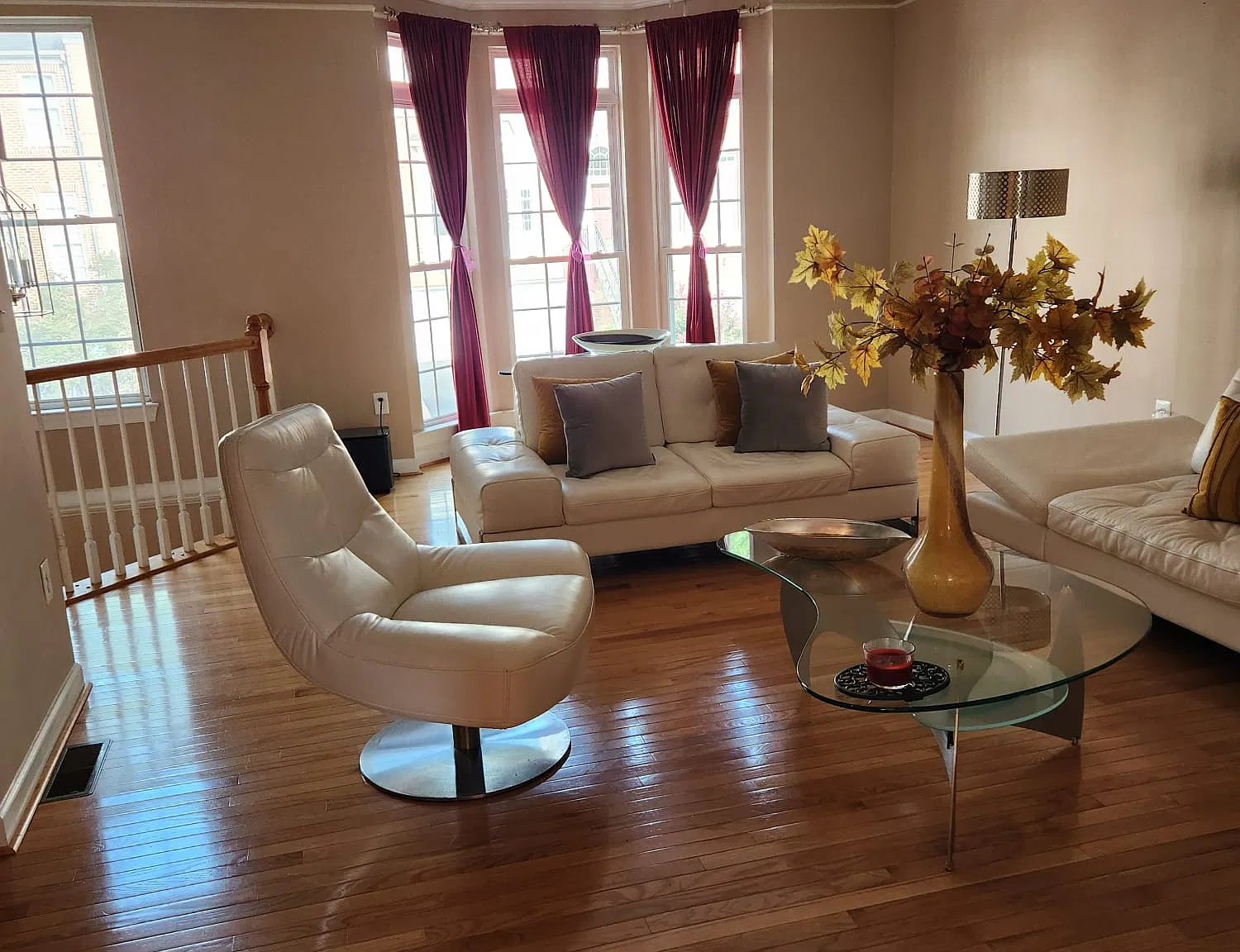 3 bed, 3.5 bath, 2100 sqft, $3,500 — Photo 3