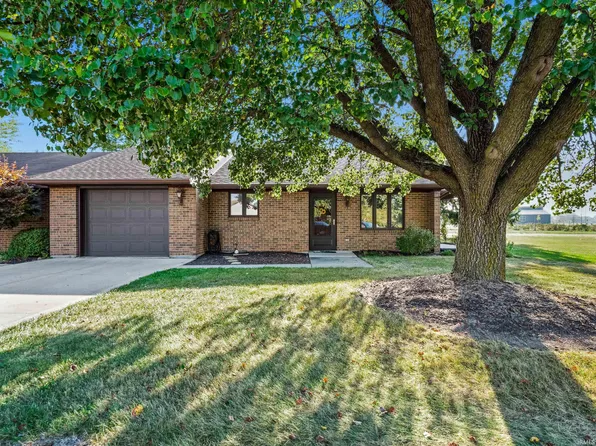 14422 Sunrise Ct, Leo, IN 46765