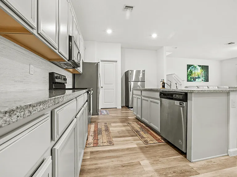 1826 Lake Cove Dr — Photo 19