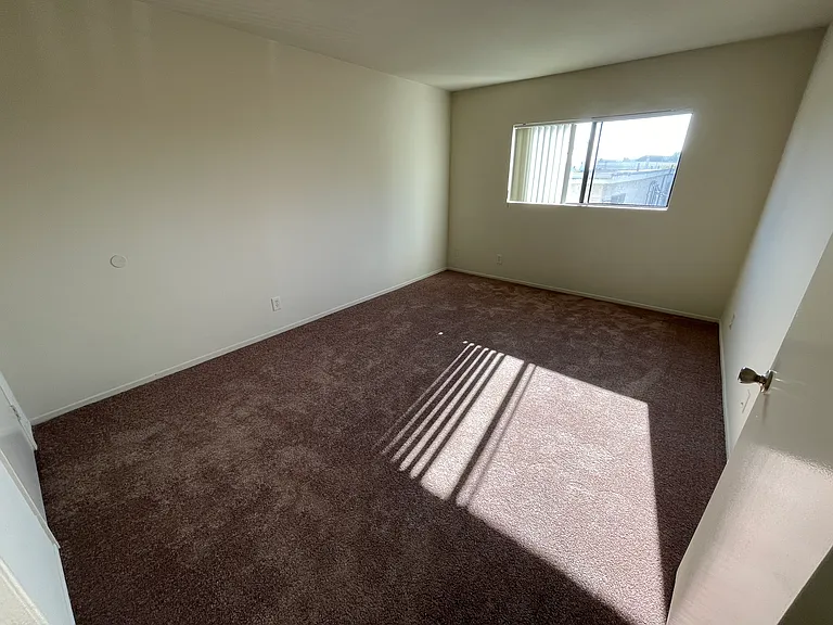 11931 Avon Way — Photo 16