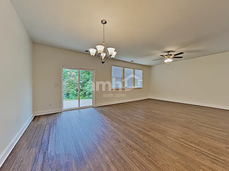 154 Lindridge Dr — Photo 6