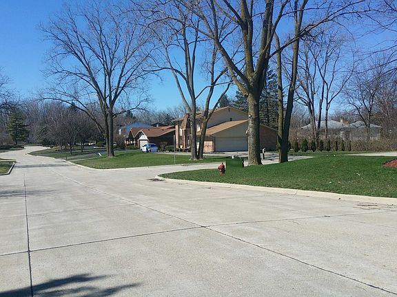 4th image of 23480 Coventry Woods Ln