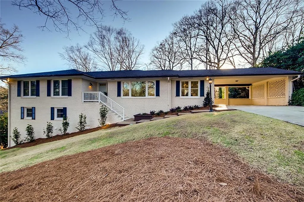 445 Montevallo Dr NE photo 1