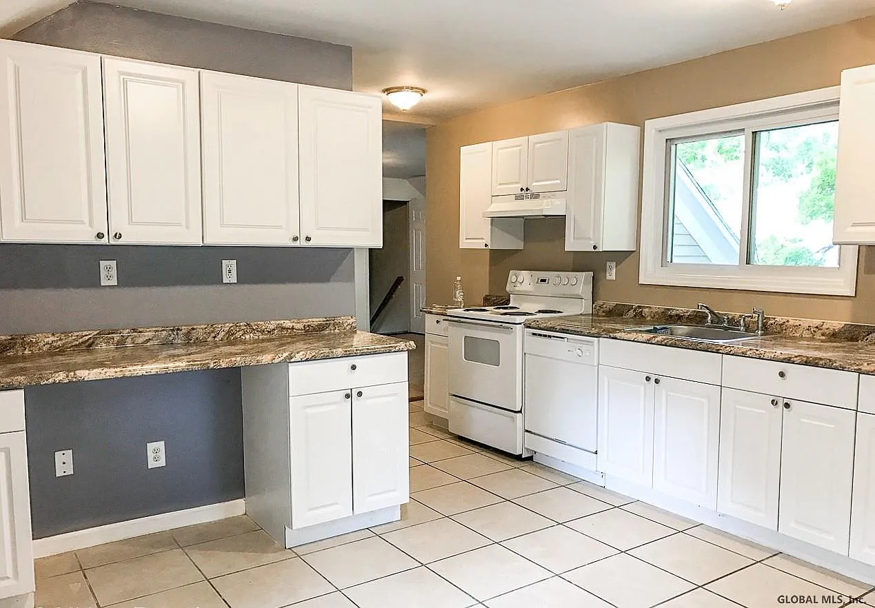 2 bed, 2.0 bath, 1300 sqft, $1,795 — Photo 4