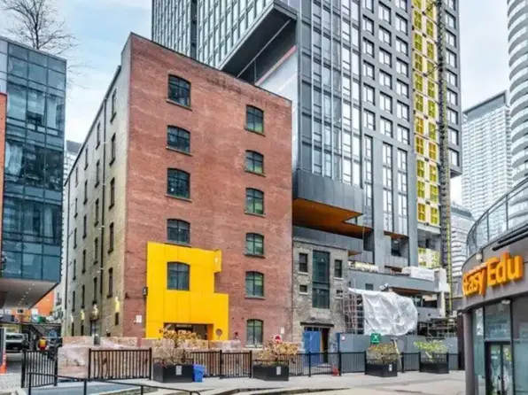 9 Saint Nicholas St #304, Toronto, ON M4Y 1W5