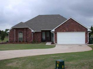 10805 N Lily Ln, Edmond, OK 73025