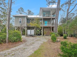211 Lewis Dr, Carolina Beach, NC 28428