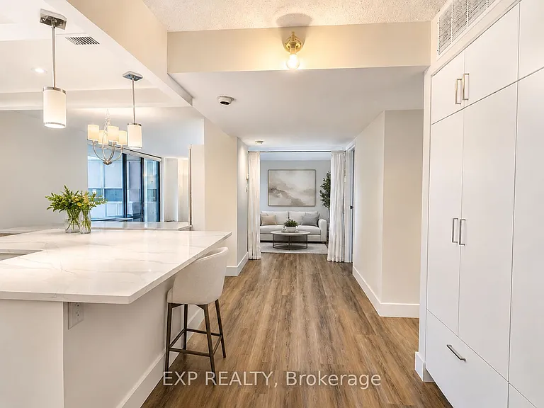 160 George St #1505 — Photo 6