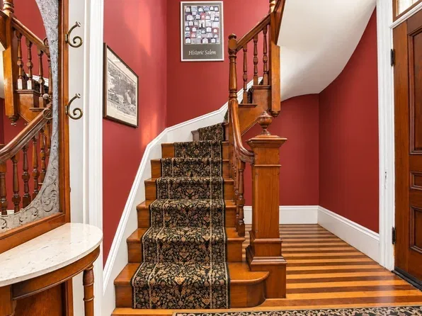 41 Forrester St #2, Salem, MA 01970