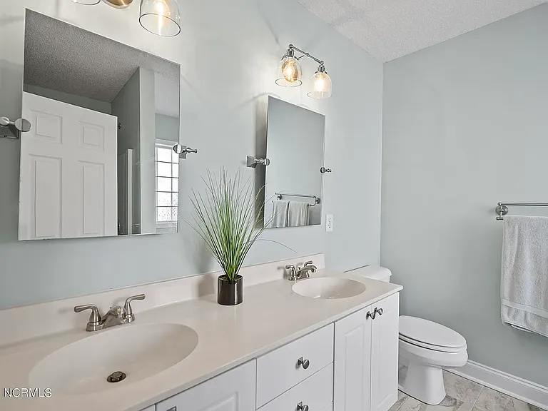 724 Hillside Dr — Photo 7