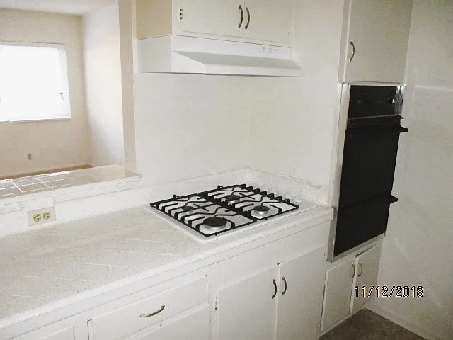 414 E Sola St — Photo 4