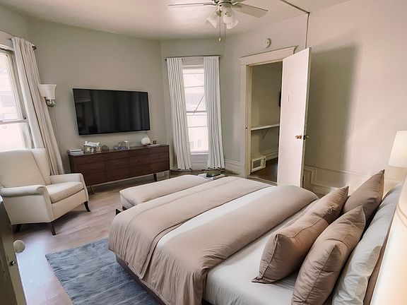 4th image of 217 W Vine St #6