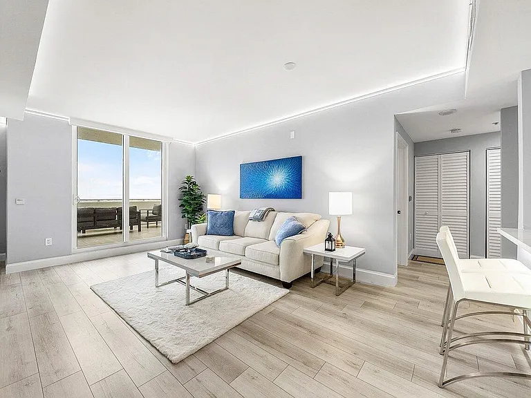 255 Evernia St #1115 — Photo 14