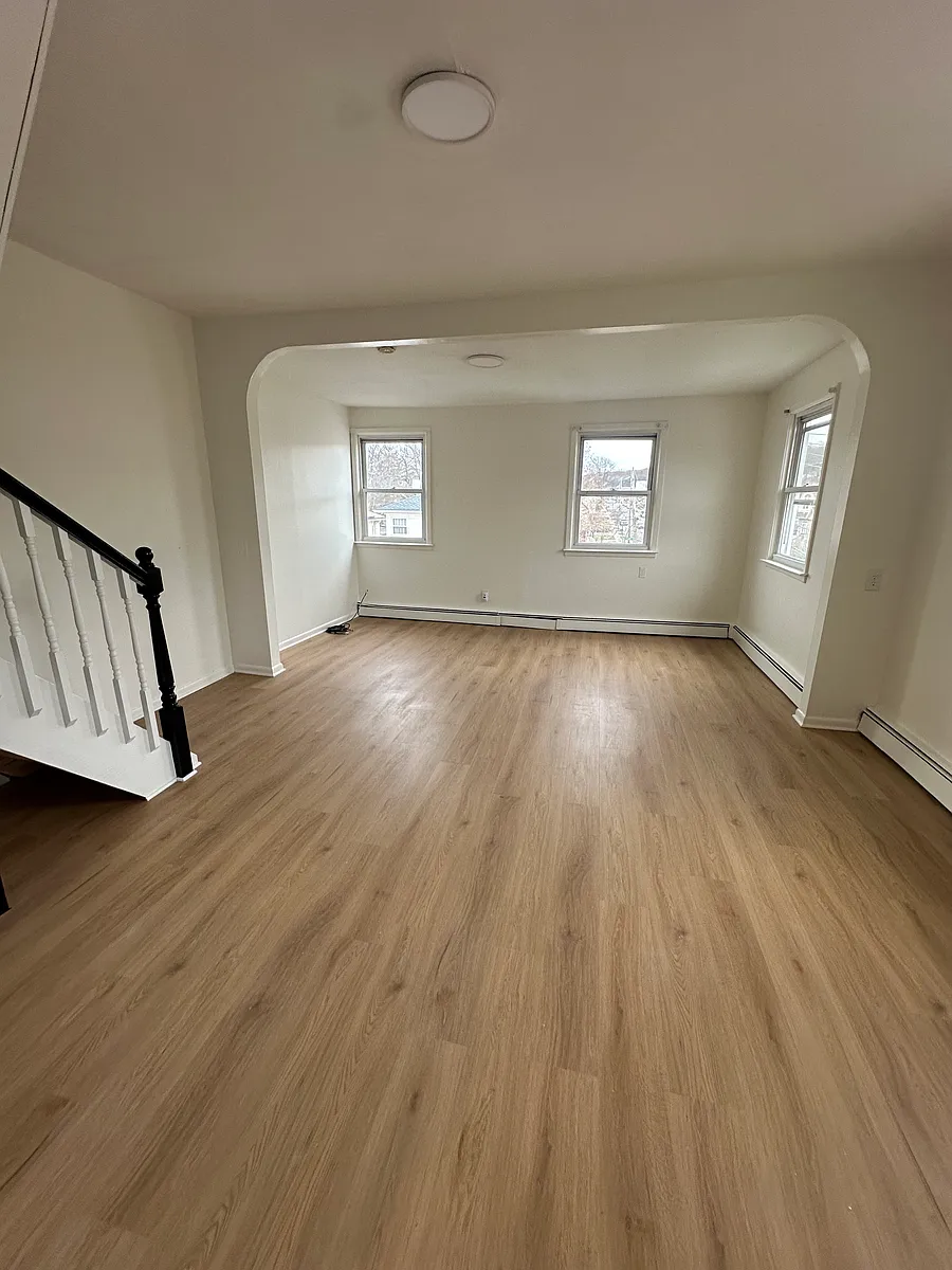 Building Photo - 887 Manor Rd #3