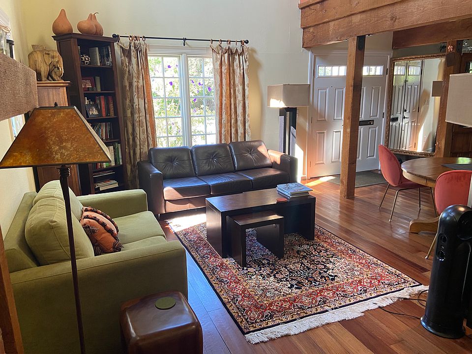 1st image of 4 Meadowood Dr #4A