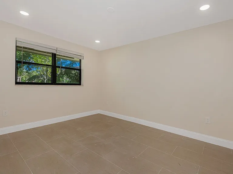 9951 Nob Hill Pl — Photo 18