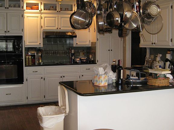 5th image of 214 Riverhill Blvd