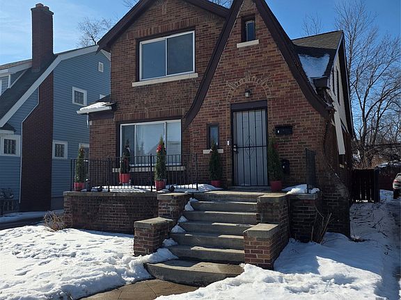 2nd image of 14961 Strathmoor St