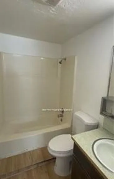 450 H St #1 — Photo 5