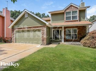 865 Ginger Wood Ct, Ballwin, MO