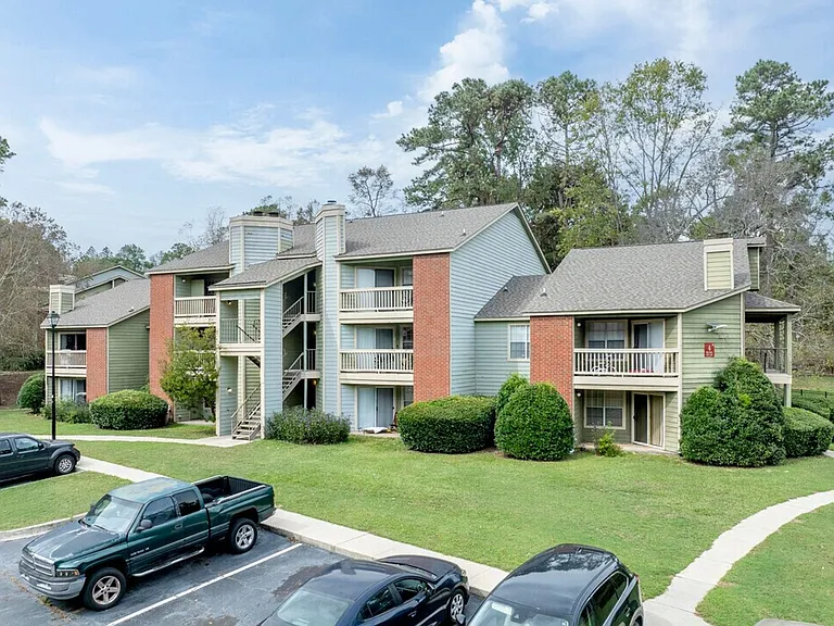 Champions Pines Apartments — Photo 11