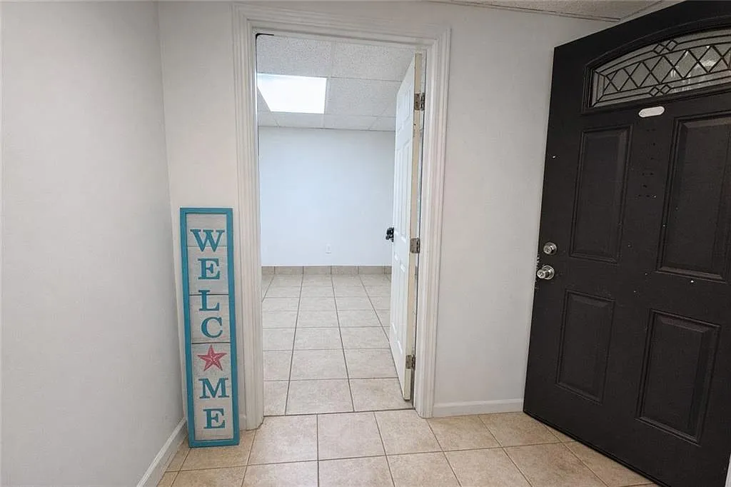1 bed, 1.0 bath, 792 sqft, $1,350 — Photo 3