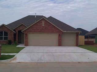 801 S Avery Dr, Moore, OK 73160