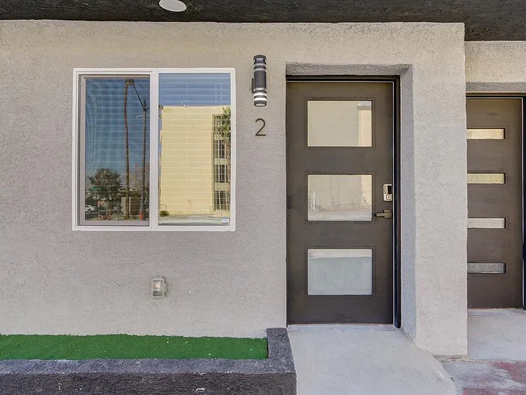 522 E Saint Louis Ave #2 — Photo 2