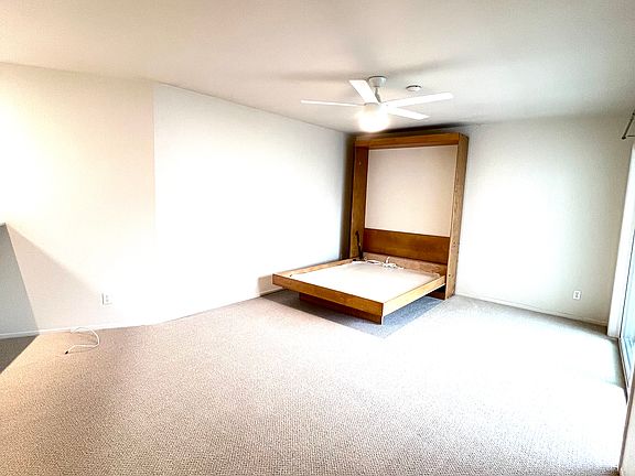 5th image of 620 The Vlg Unit 301