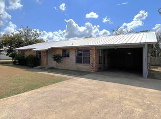 305 3rd St, Center Pt, TX 78010