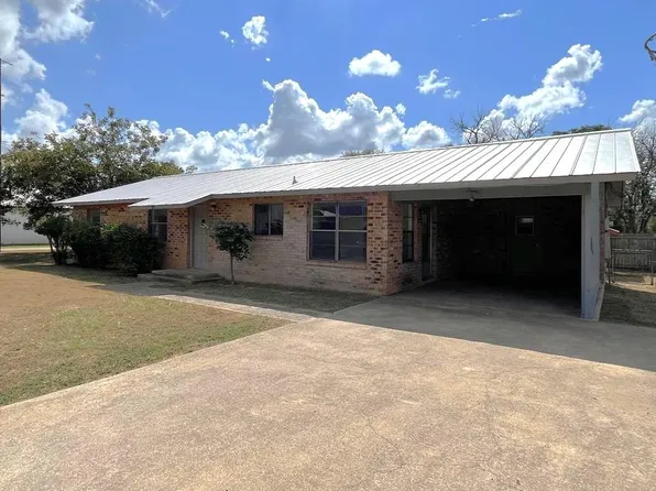 305 3rd St, Center Pt, TX 78010