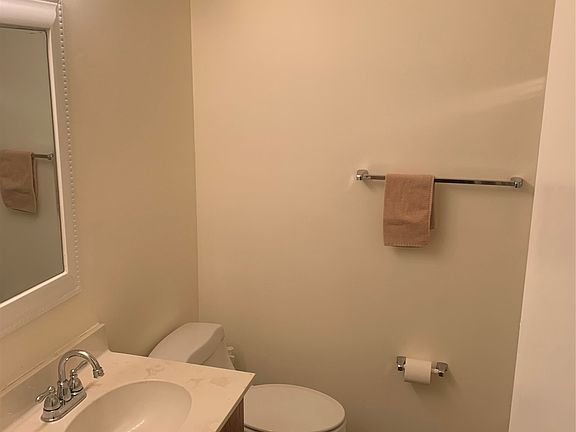 5th image of 227 Settlers Park Dr