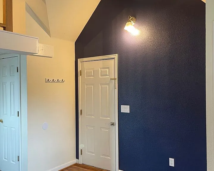223 Maggie St — Photo 9