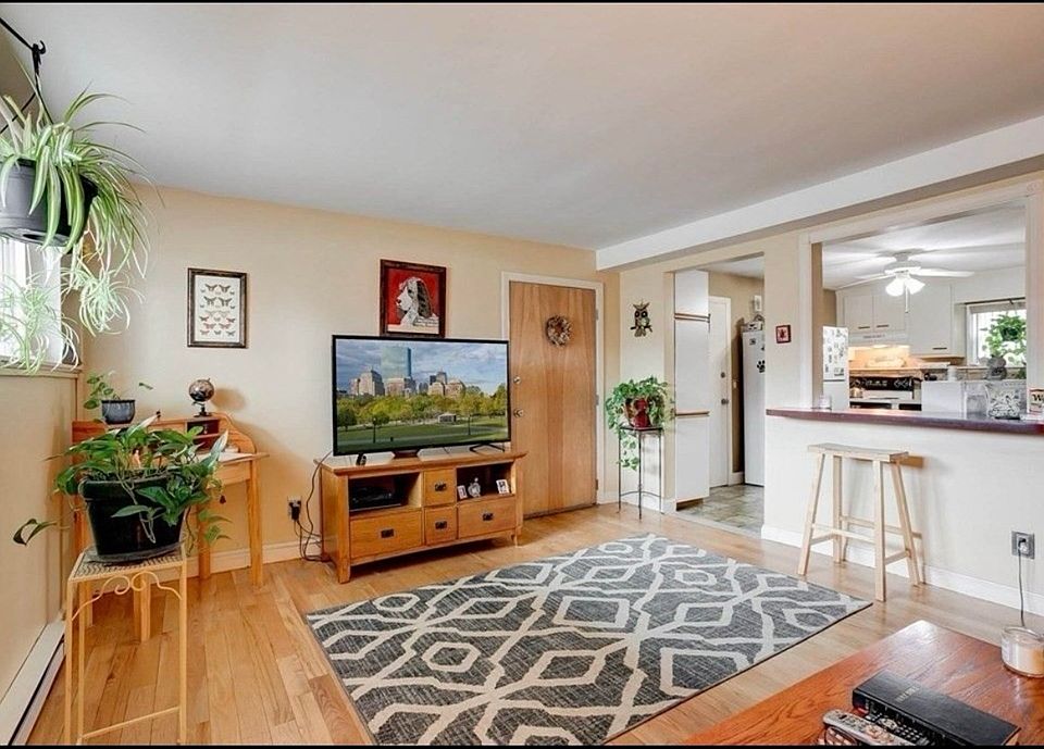 1st image of 36 Essex St APT 10