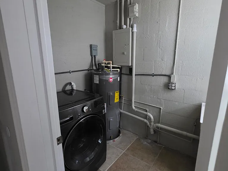 112 S Highland Ave #112 — Photo 15