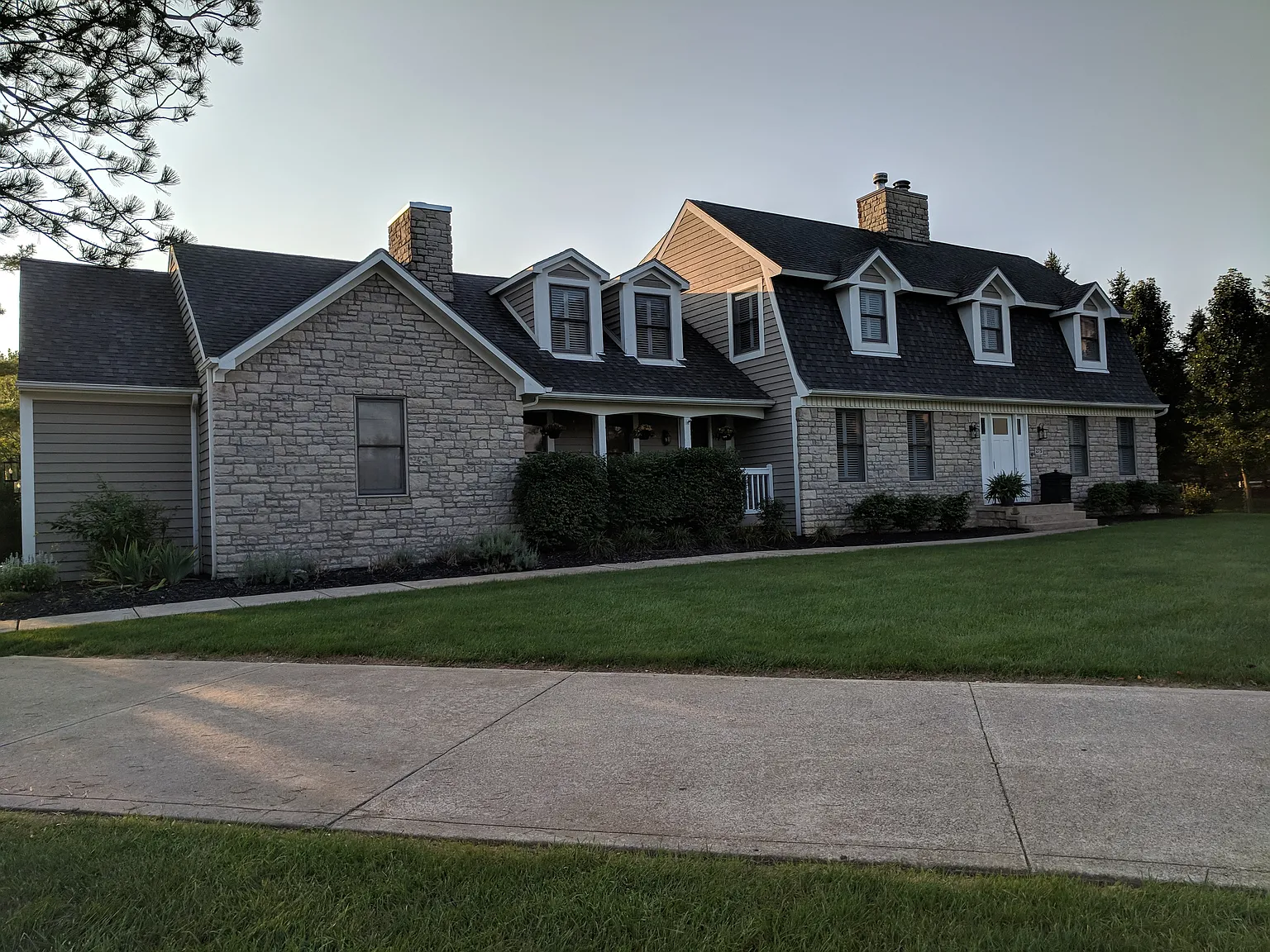 275 Oakham Ct photo 1