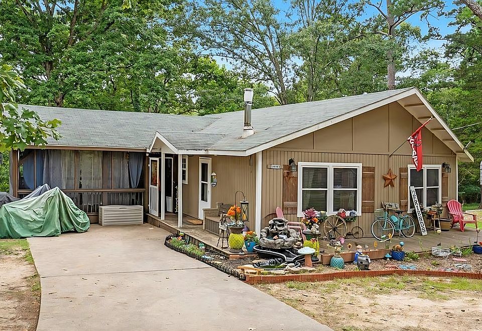 Perfect getaway for an Air BNB or a personal home.