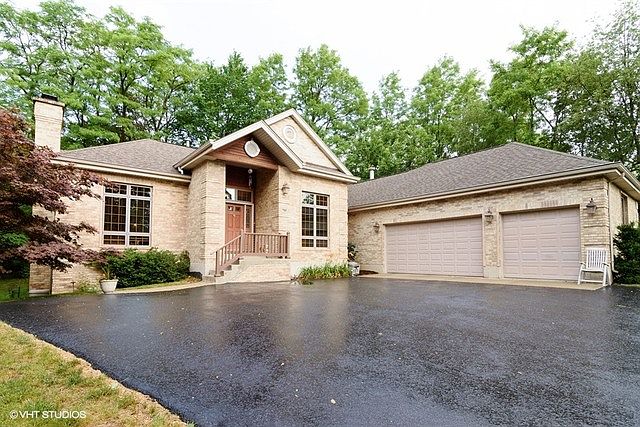 1st image of 750 Castlewood Dr