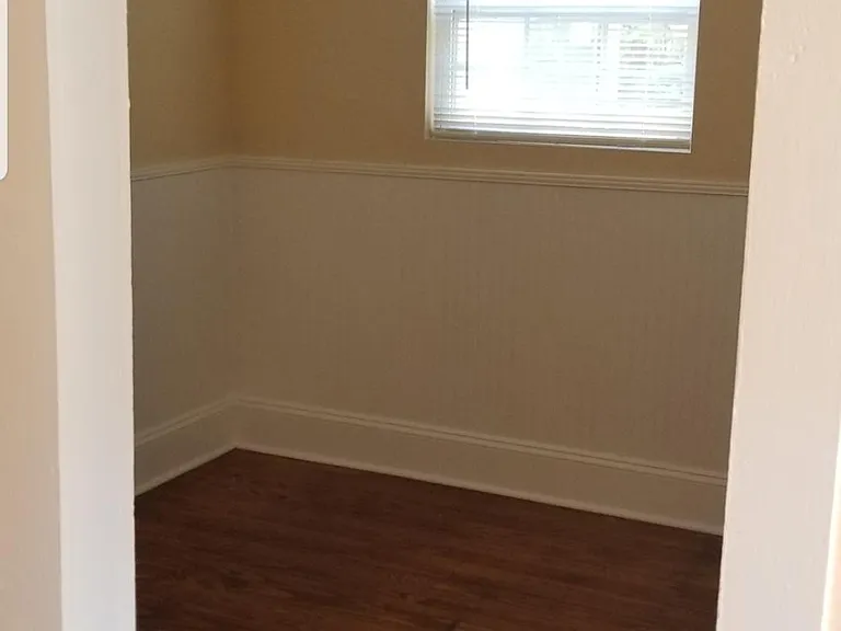 bedroom is 10 x 8