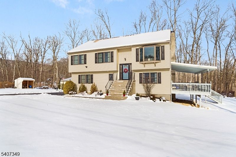 1st image of 7 Mulberry Ln