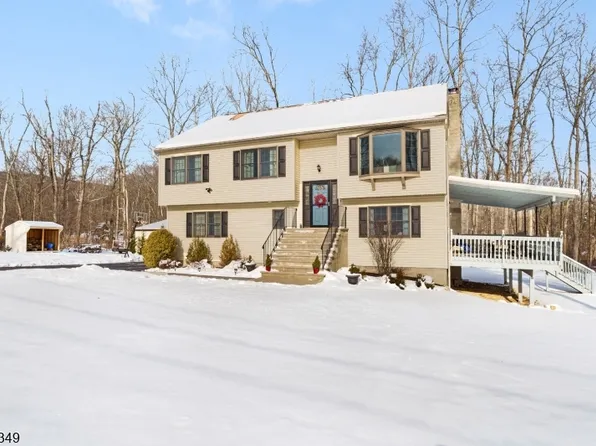 7 Mulberry Ln, Hampton Twp., NJ 07860