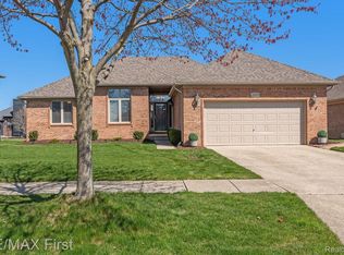 21889 Chrome Bolt Dr, Macomb, MI