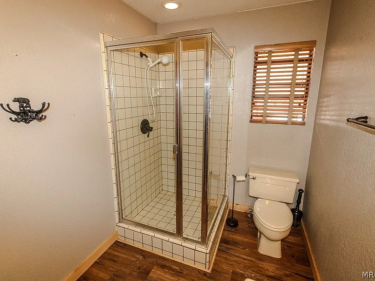 1064 Pine Ln — Photo 16